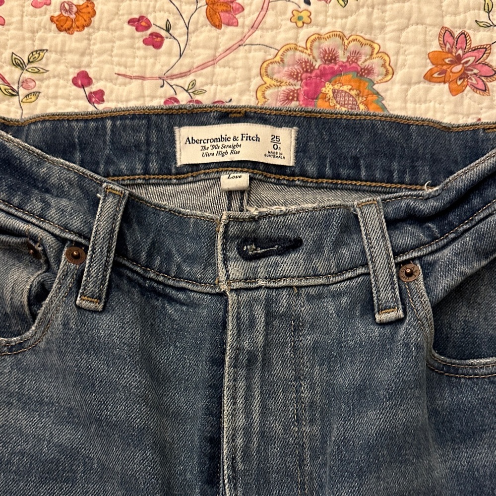 Abercrombie & Fitch Straight Ultra High Rise Jeans - Denim Blue